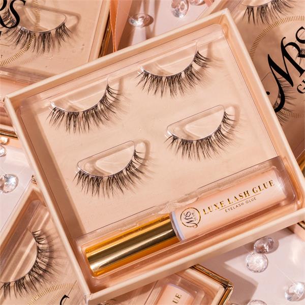 BPerfect, Mrs Glam Mrs Flutter Cluster Lash Set
