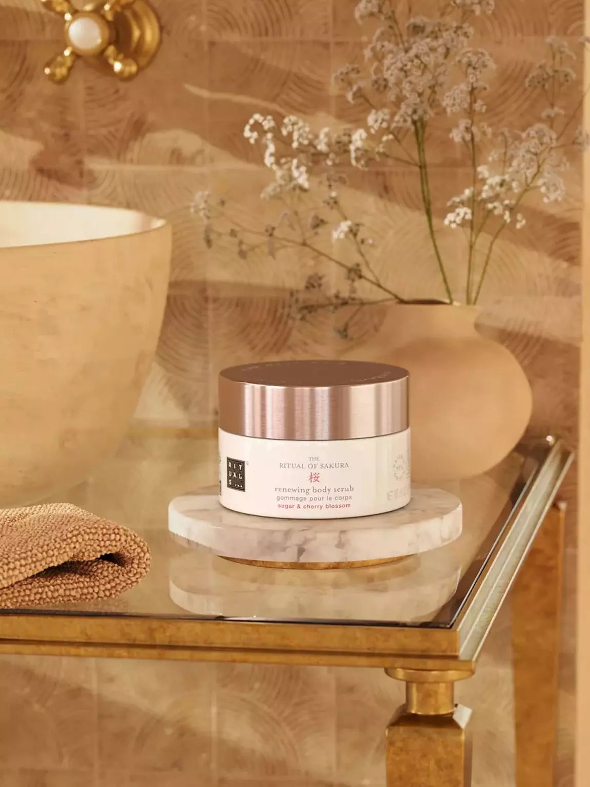 Rituals of Sakura, Renewing Body Scrub 250g